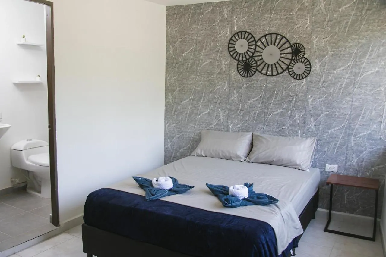 Habitacion 101 Con Bano Privado En Laureles-Estadio Medellín Alloggio in famiglia